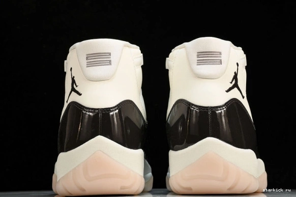 AR0715-101  Retro Jordan AR0715-101 11 Neapolitan  0815